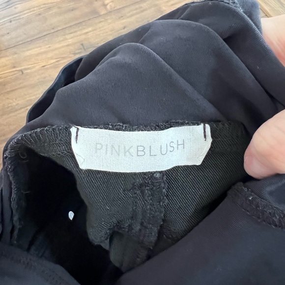 ✨Pink Blush Maternity Jean Shorts Size S - Picture 4 of 4